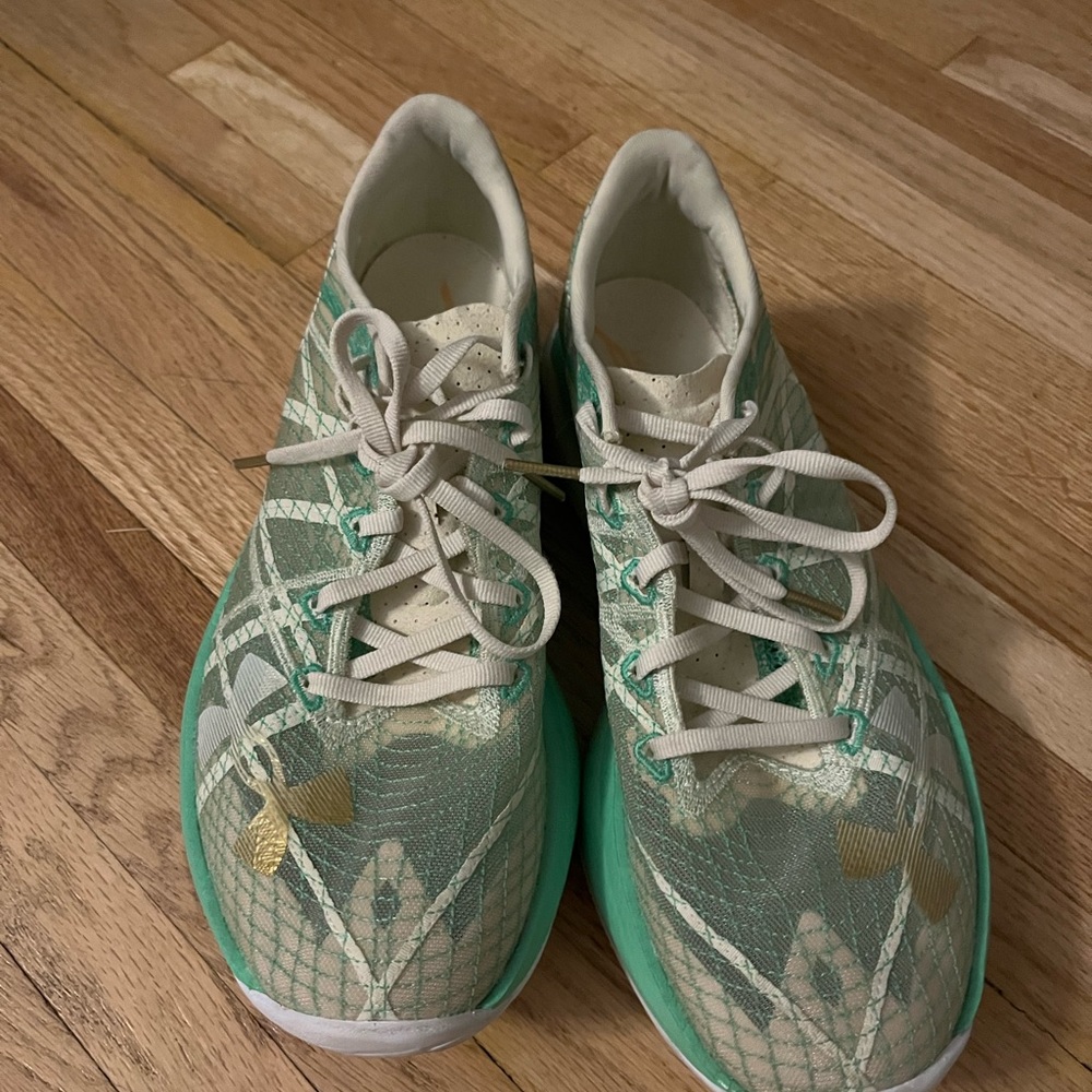 Unisex Under Armour Velociti shoe